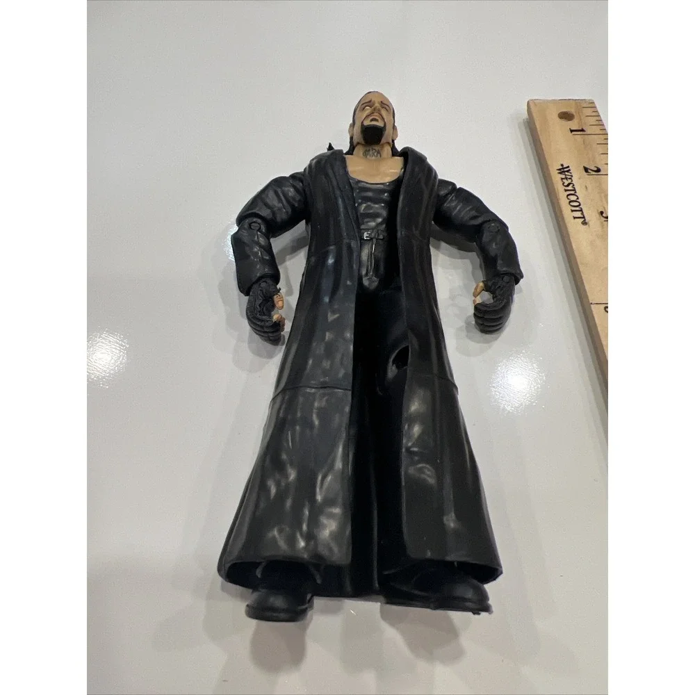 2004 WWE The Undertaker‎ 7